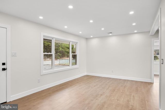 332 SENECA TRL, Browns Mills, NJ 08015