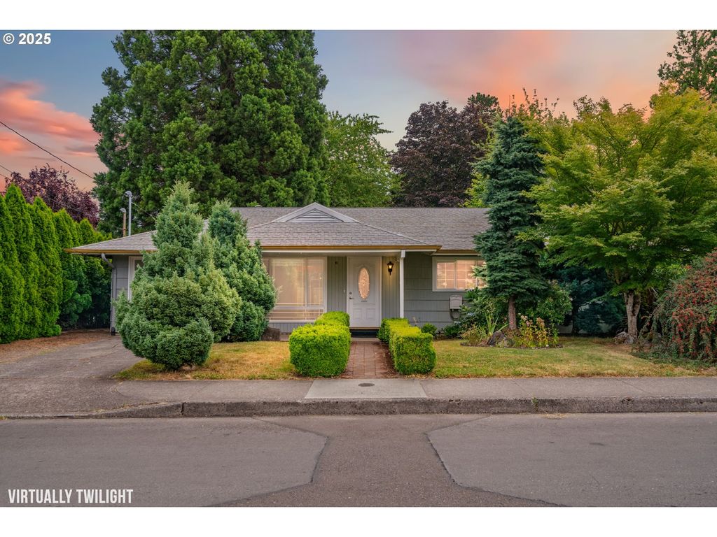 236 Se CLEVELAND Ave, Gresham, OR 97080