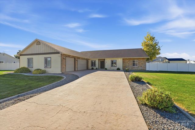 83 S Smiley Court, Nampa, ID 83687 property photo