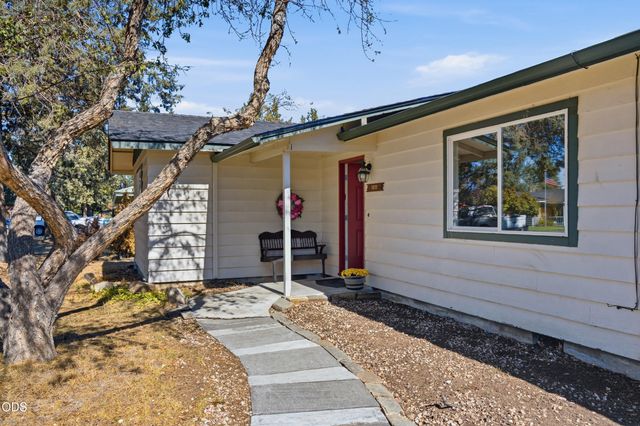 1830 SW 16th Street, Redmond, OR 97756