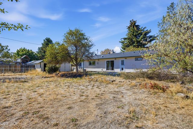 1830 SW 16th Street, Redmond, OR 97756