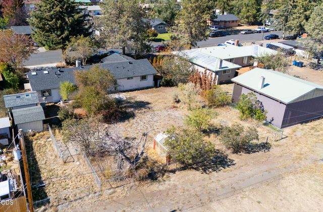 1830 SW 16th Street, Redmond, OR 97756