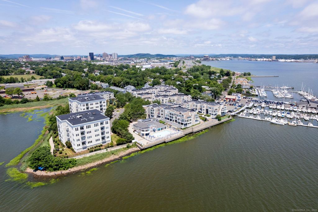 74 Harbour Close 74, New Haven, CT 06519