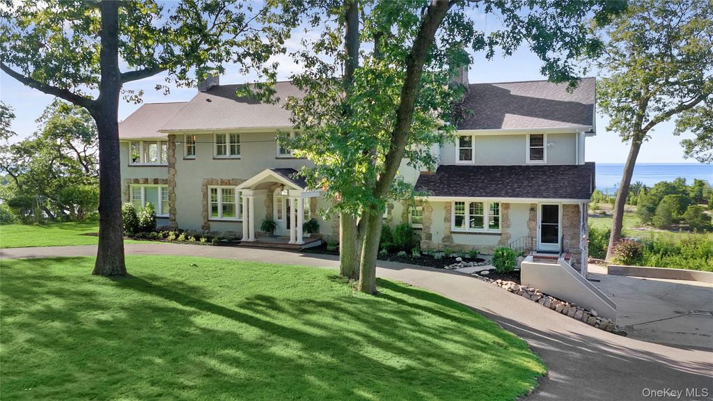 11 Arbutus Lane, Stony Brook, NY 11790 — photo 2