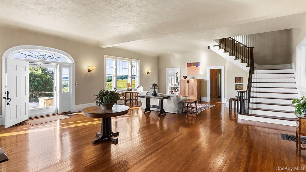 11 Arbutus Lane, Stony Brook, NY 11790 — photo 5