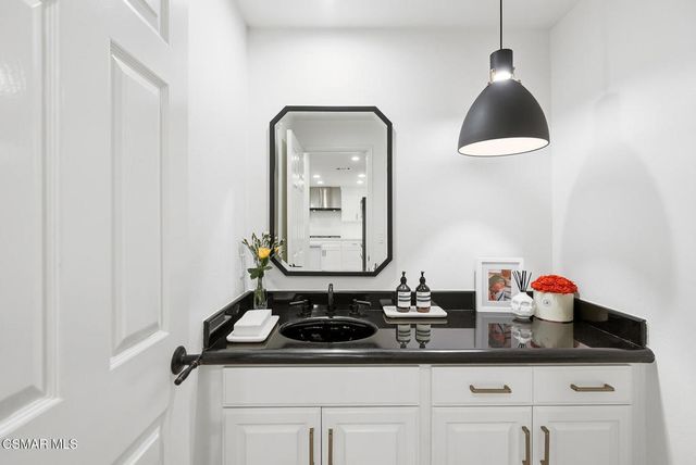 815 Sunstone Street, Westlake Village, CA 91362