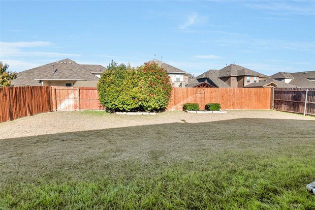 1012 Sweeping Butte Drive, Fort Worth, TX 76052