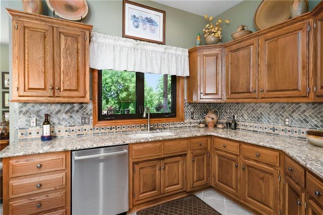 1672 N 1 Road, Baldwin City, KS 66006