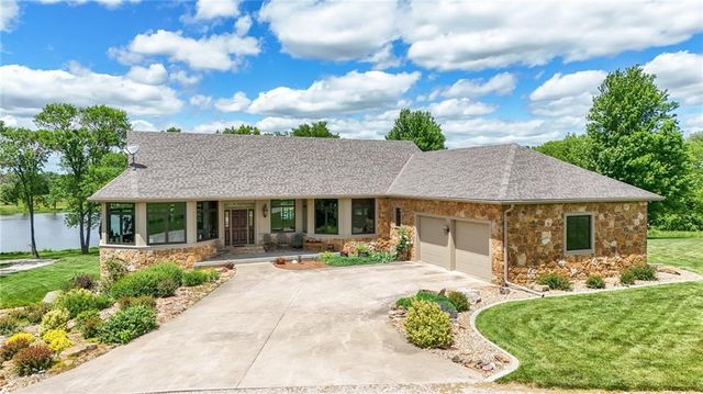 1672 N 1 Road, Baldwin City, KS 66006