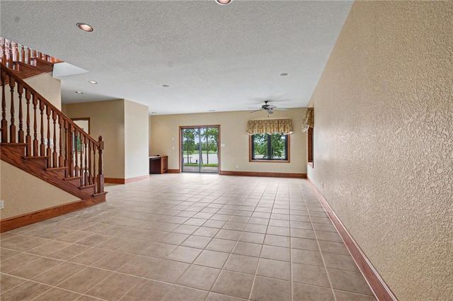 1672 N 1 Road, Baldwin City, KS 66006