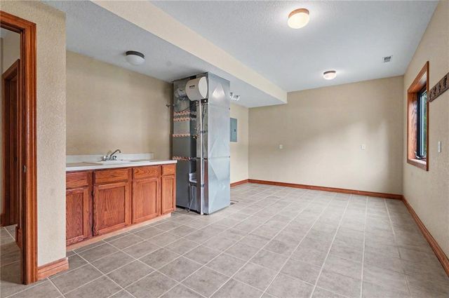1672 N 1 Road, Baldwin City, KS 66006