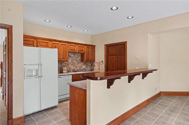 1672 N 1 Road, Baldwin City, KS 66006