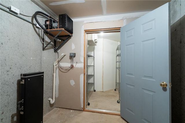 1672 N 1 Road, Baldwin City, KS 66006