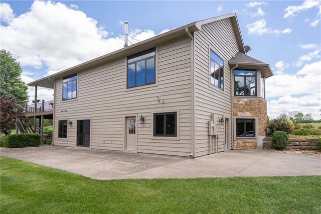 1672 N 1 Road, Baldwin City, KS 66006