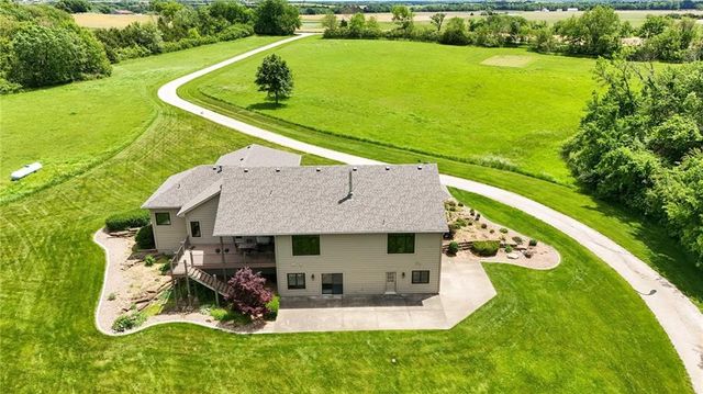 1672 N 1 Road, Baldwin City, KS 66006