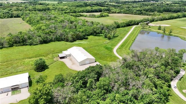 1672 N 1 Road, Baldwin City, KS 66006