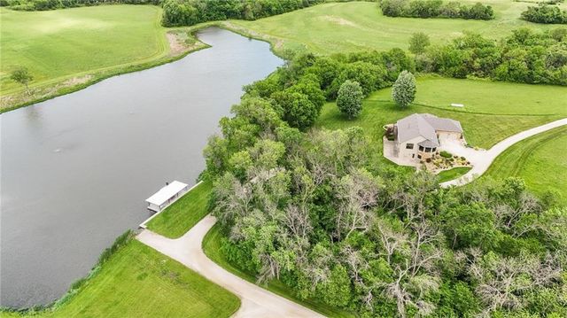 1672 N 1 Road, Baldwin City, KS 66006