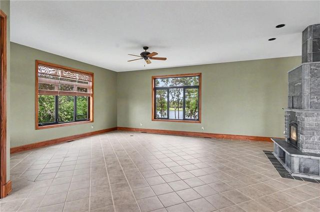 1672 N 1 Road, Baldwin City, KS 66006