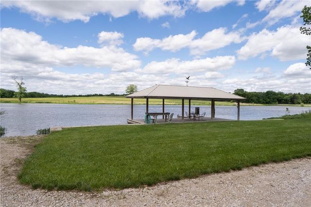 1672 N 1 Road, Baldwin City, KS 66006