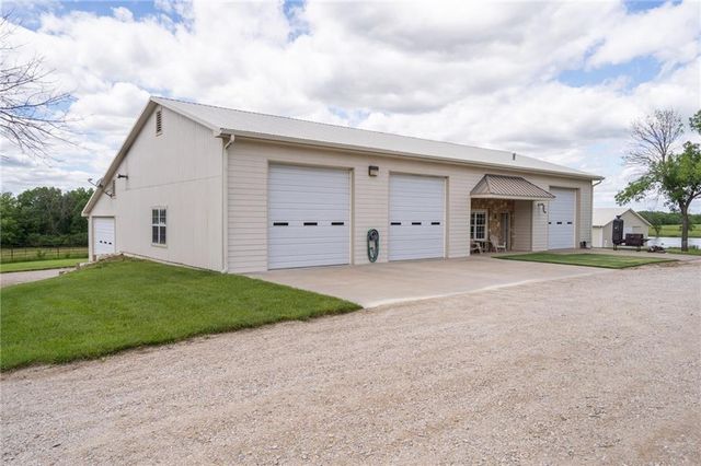 1672 N 1 Road, Baldwin City, KS 66006