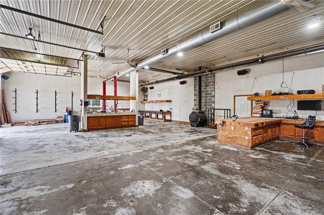 1672 N 1 Road, Baldwin City, KS 66006