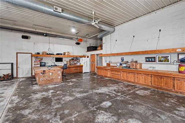 1672 N 1 Road, Baldwin City, KS 66006