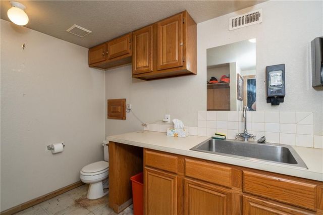 1672 N 1 Road, Baldwin City, KS 66006