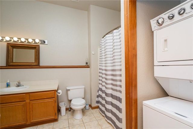 1672 N 1 Road, Baldwin City, KS 66006
