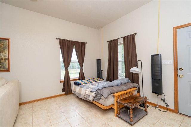 1672 N 1 Road, Baldwin City, KS 66006