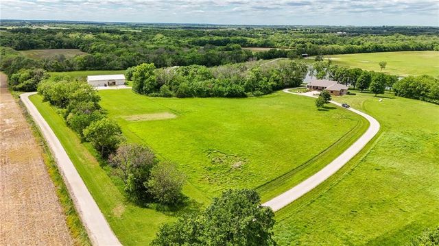 1672 N 1 Road, Baldwin City, KS 66006