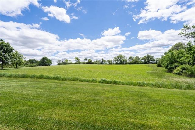 1672 N 1 Road, Baldwin City, KS 66006