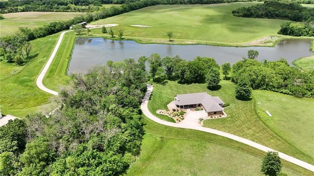 1672 N 1 Road, Baldwin City, KS 66006