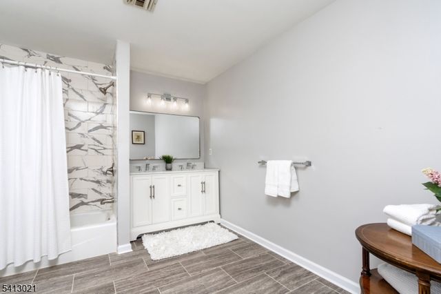 12 Lewis Dr, Bridgewater Twp., NJ 08807