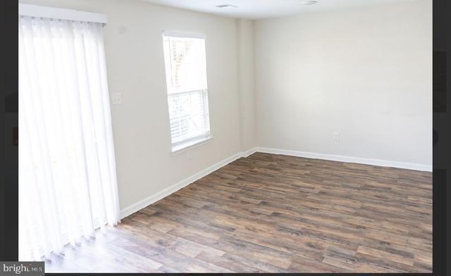 102 BENFORD LN, Edgewater Park, NJ 08010