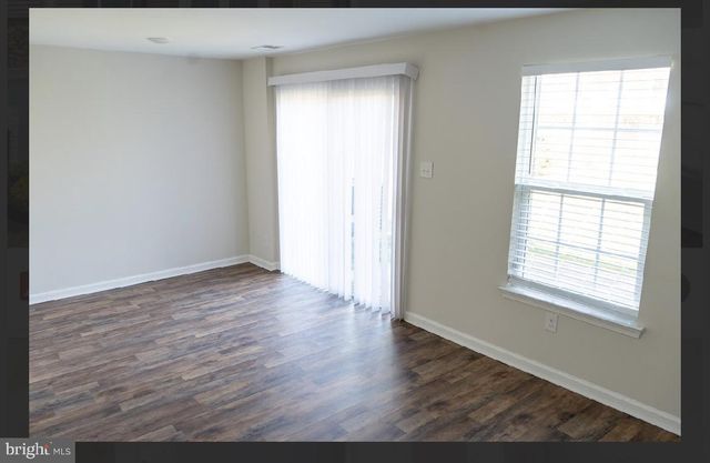 102 BENFORD LN, Edgewater Park, NJ 08010