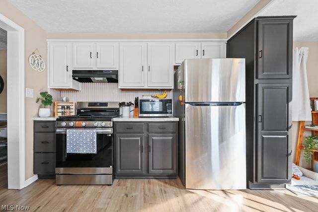 2420 Beechwood Avenue NE, Alliance, OH 44601