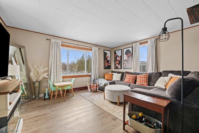 2420 Beechwood Avenue NE, Alliance, OH 44601