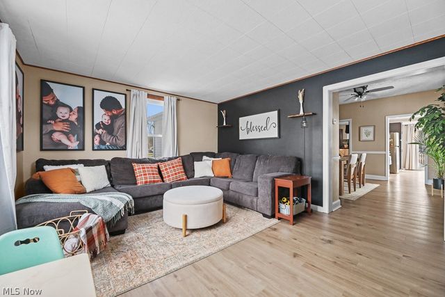 2420 Beechwood Avenue NE, Alliance, OH 44601