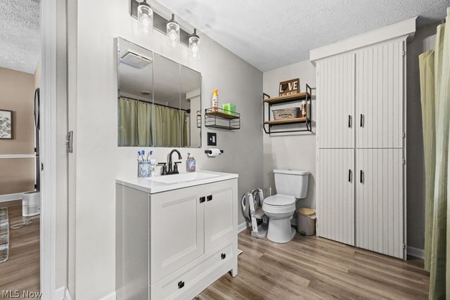 2420 Beechwood Avenue NE, Alliance, OH 44601