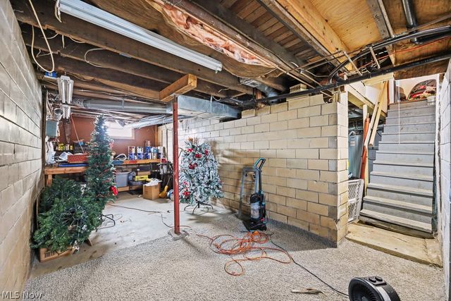 2420 Beechwood Avenue NE, Alliance, OH 44601