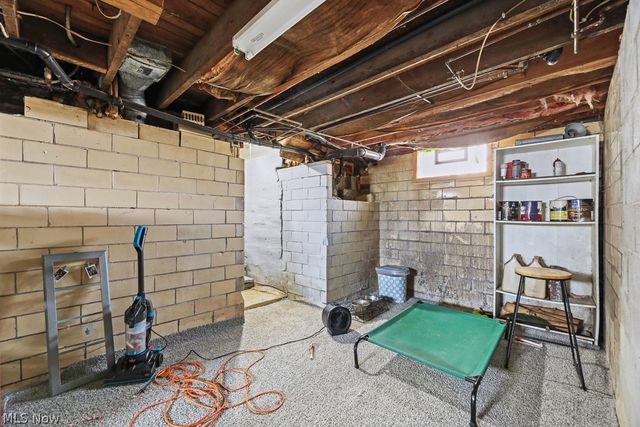 2420 Beechwood Avenue NE, Alliance, OH 44601