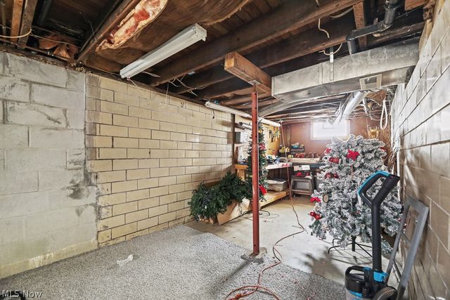 2420 Beechwood Avenue NE, Alliance, OH 44601