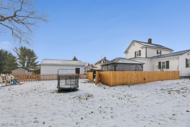 2420 Beechwood Avenue NE, Alliance, OH 44601