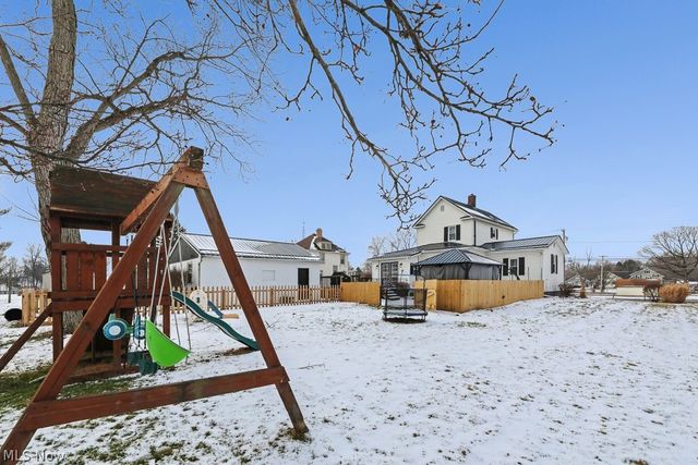 2420 Beechwood Avenue NE, Alliance, OH 44601