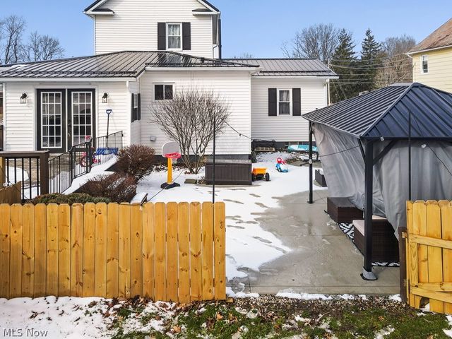 2420 Beechwood Avenue NE, Alliance, OH 44601