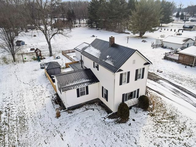 2420 Beechwood Avenue NE, Alliance, OH 44601