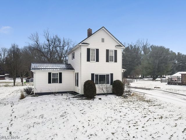 2420 Beechwood Avenue NE, Alliance, OH 44601