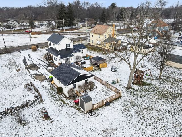 2420 Beechwood Avenue NE, Alliance, OH 44601