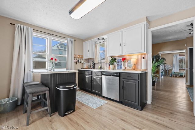 2420 Beechwood Avenue NE, Alliance, OH 44601