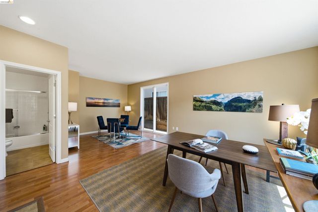 327 Hawk Ridge Dr, Richmond, CA 94806